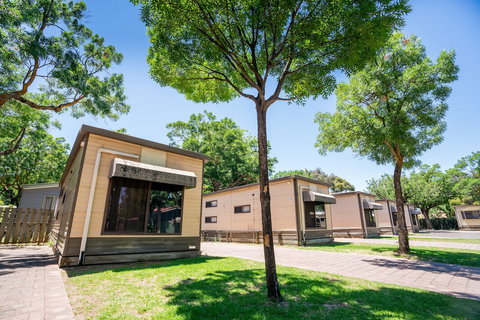 Adelaide Caravan Park - Tourism Cairns 3