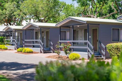 Adelaide Caravan Park - Tourism Cairns 6
