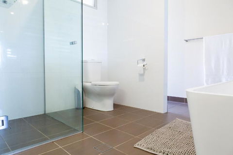 Beach & Bay Holiday House - Tourism Cairns 2