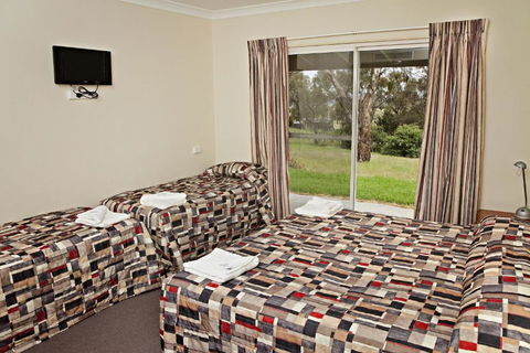 BATHURST GOLDFIELDS MOTEL On MOUNT PANORAMA - Tourism Cairns 5