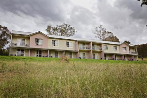 BATHURST GOLDFIELDS MOTEL On MOUNT PANORAMA - Tourism Cairns 1