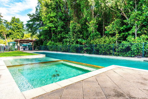 Blue Lagoon Villa B - Tourism Cairns 4