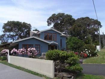 Anchlia Waterfront Cottage - Tourism Cairns 0