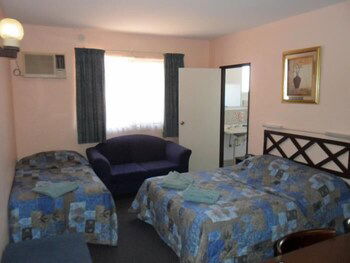 El Mexicali Motel - Tourism Cairns 1