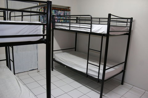 Waterfront Backpackers - Hostel - Tourism Cairns 1