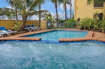 Kalua Holiday Apartments - Tourism Cairns 0