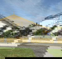 Lakes Entrance Holiday Units - Tourism Cairns