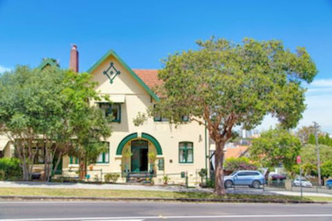 Neutral Bay Lodge - Tourism Cairns 0