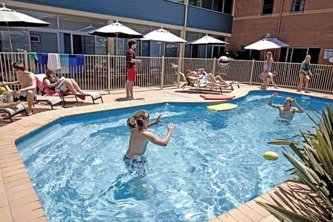 Coffs Harbour YHA Hostel / Backpackers - Tourism Cairns 3