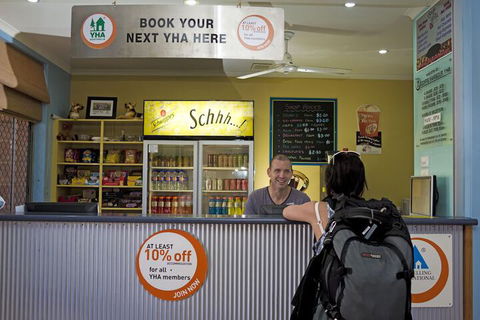 Coffs Harbour YHA Hostel / Backpackers - Tourism Cairns 6