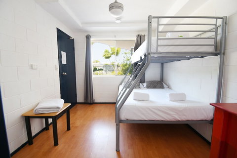 Caloundra Backpackers - Hostel - Tourism Cairns 4