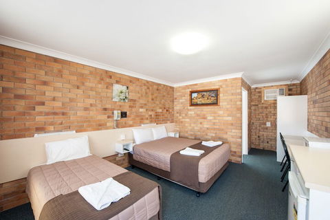 Buckaroo Motor Inn - Tourism Cairns 5