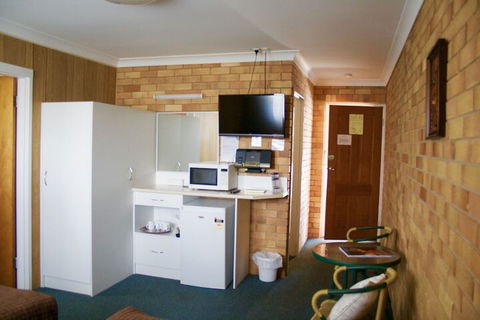 Buckaroo Motor Inn - Tourism Cairns 6