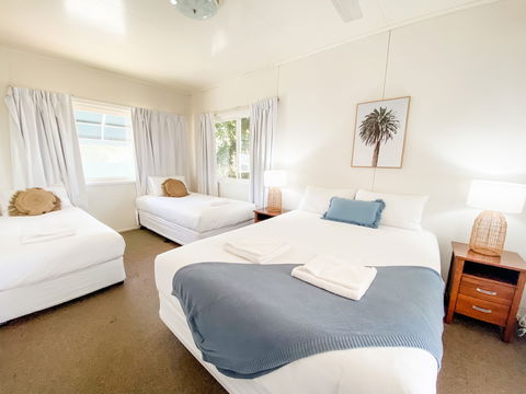 Pacific Sun Motor Inn Bargara - Tourism Cairns 5