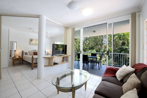 Golden Sands Beachfront Apartment Resort - Tourism Cairns 6