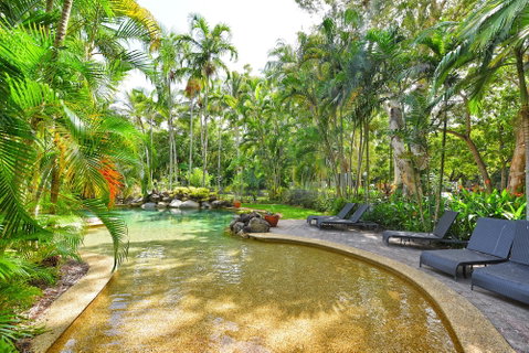 Golden Sands Beachfront Apartment Resort - Tourism Cairns 4