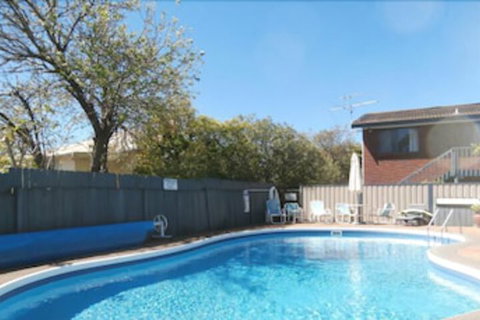 Harbour Lights Holiday Units - Tourism Cairns 0