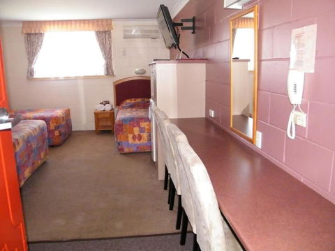The Clansman Motel - Tourism Cairns 4