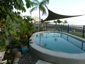 Cardwell Beachfront Motel - Tourism Cairns 0
