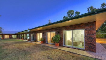 Heritage Lodge Motel - Tourism Cairns 2