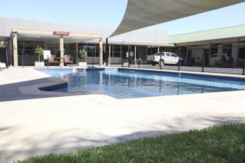 Matilda Motor Inn - Tourism Cairns 0