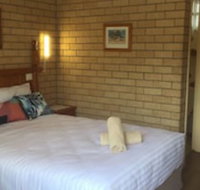 Lake Front Motel - Tourism Cairns