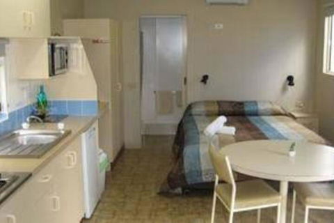 West Wyalong Caravan Park - Tourism Cairns 4