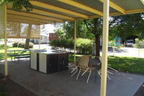 West Wyalong Caravan Park - Tourism Cairns 5