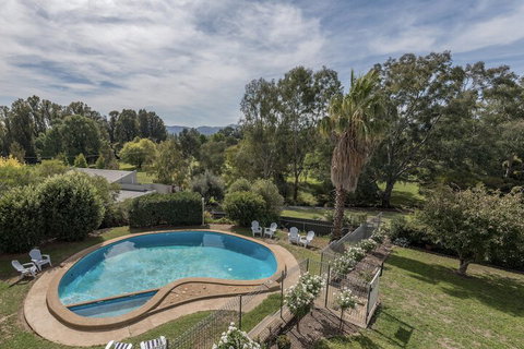 Harriet House Tumut - Tourism Cairns 2