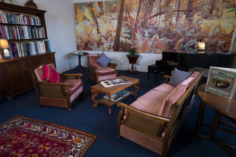 Northern Arts Hotel - Tourism Cairns 4