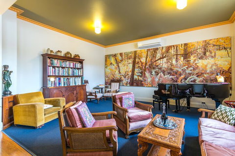 Northern Arts Hotel - Tourism Cairns 5