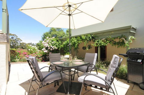 Daisy Cottage - Tourism Cairns 3