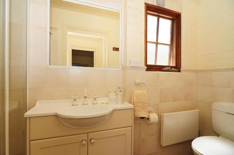 Daisy Cottage - Tourism Cairns 6