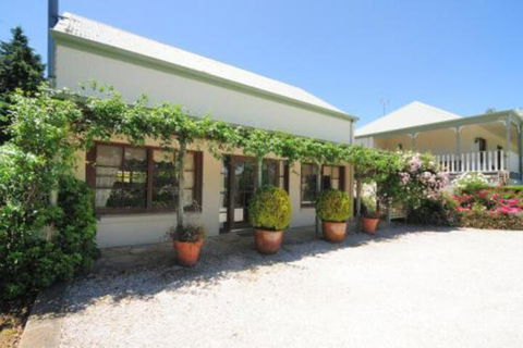 Daisy Cottage - Tourism Cairns 0