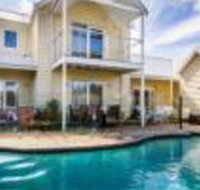 Seaside Spa Retreat - Tourism Cairns