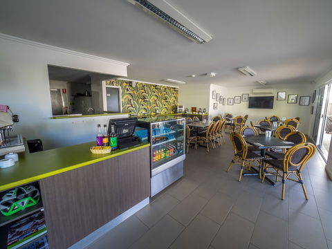 Mackay Oceanside Central Hotel - Tourism Cairns 3