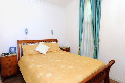 Falls Retreat B & B - Tourism Cairns 2