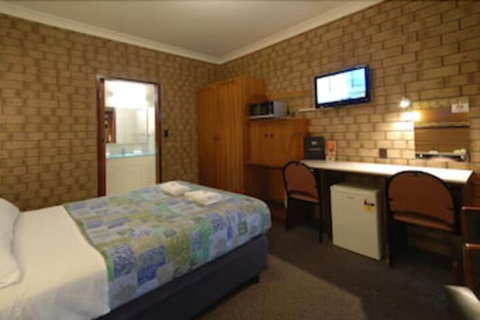 Pavlos Motel - Tourism Cairns 6