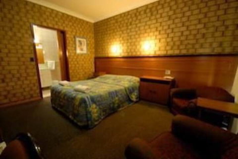 Pavlos Motel - Tourism Cairns 4