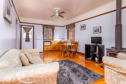 Cypress Ridge Cottages - Tourism Cairns 4