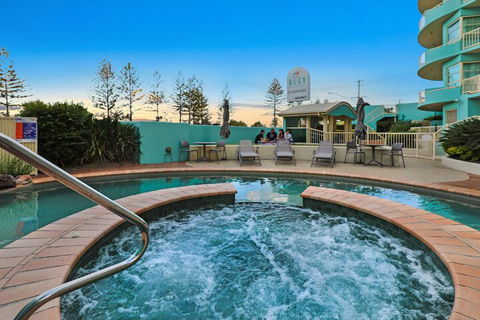 Alex Seaside Resort - Tourism Cairns 2