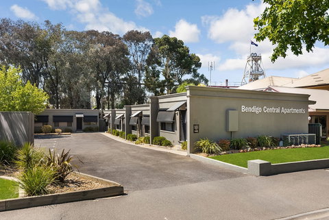 National Hotel Complex And Bendigo Central Apartments - Tourism Cairns 3