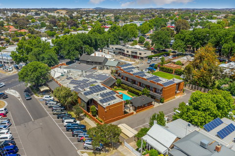 National Hotel Complex And Bendigo Central Apartments - Tourism Cairns 1