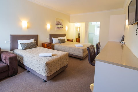 Castle Motel - Tourism Cairns 5