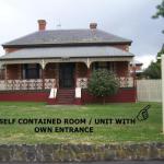 RJs Bed & Breakfast - Tourism Cairns 0