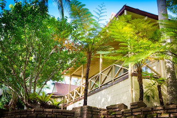 Elizabeth Beach NSW Tourism Cairns