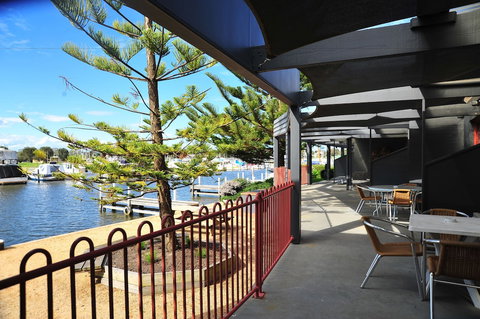 Mariners Cove At Paynesville Motel & Apartments - Tourism Cairns 4