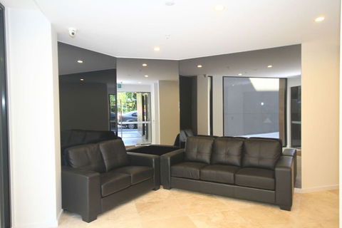 RNR Serviced Apartments North Melbourne - Tourism Cairns 2