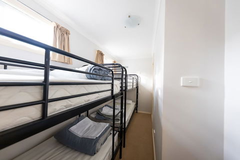 Breeze Holiday Parks - Eildon - Tourism Cairns 5