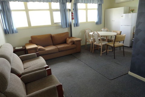 High View Family Cottages - Tourism Cairns 5